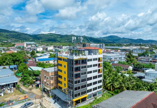 푸켓 파이브 포춘 홀리데이 호텔 전경