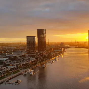 Melbourne Lifestyle Apartments - Best Views on Collins Отели в г. Доклендс