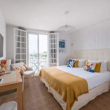 Tour de Nesle la Rochelle Vieux Port Hotels in der Nähe von New World Museum (Musee du Nouveau-Monde)