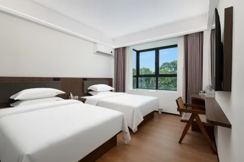 WE HOTEL