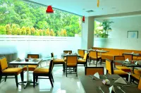 Grand Cakra Hotel Malang - breakfast