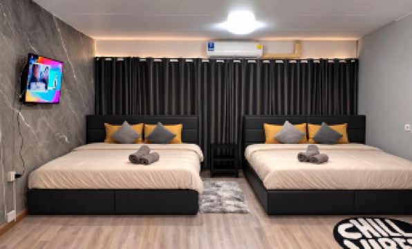 Impact Muang Thong Popular Condo C5 by Mom Tang
