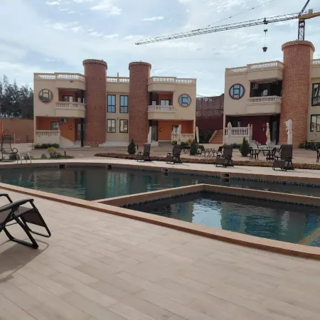 SALLY BEACH HOTEL YENNE