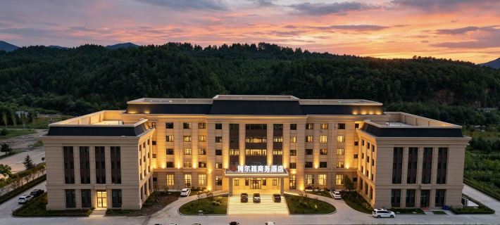 Boya Business Hotel (Jinzufeng Scenic Area Branch) Отели в г. Ичунь