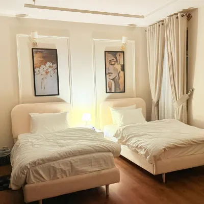 Alizay Apartments Hotels near Sheesh Mahal