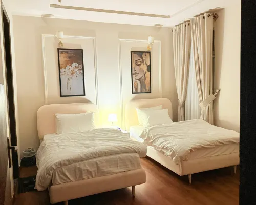 Alizay Apartments Hotels near Bagh-e-Jinnah