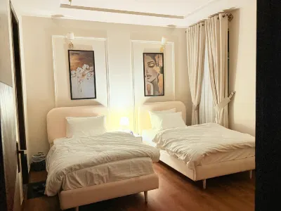 Alizay Apartments โรงแรมใกล้ดาตา ดาร์บาร์