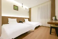 Jingdezhen · Zhiyu Lucky Rendezvous Homestay (Taoxichuan Cultural and Creative Block Branch)