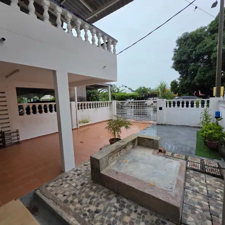 Jonker Home 2 Walking Distant to Banda Hilir