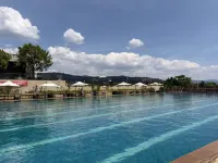 Chengjiang Fuxian Lake Lanhai Resort Hotel (Moon Bay Wetland Park) - ที่มีสระว่ายน้ำ