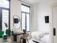 ROMY ANTWERP Sint-Jansvliet Hotels near Lange Wapper