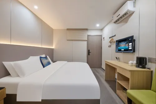 Home Inn Huayi Select Hotel (Xiamen SM City Square Jiangtou Subway Station) - pet friendly