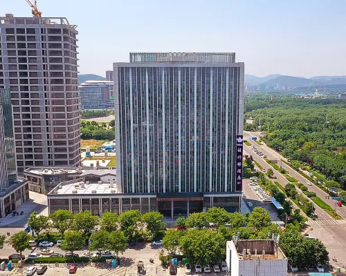 Feng Lan Evening Designer Hotel (Changqing University Town Branch Hotels near Changqing