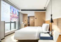 FUNGEE Hotel (Wanzhou Wanda Plaza, Chongqing) - สระว่ายน้ำบนดาดฟ้า