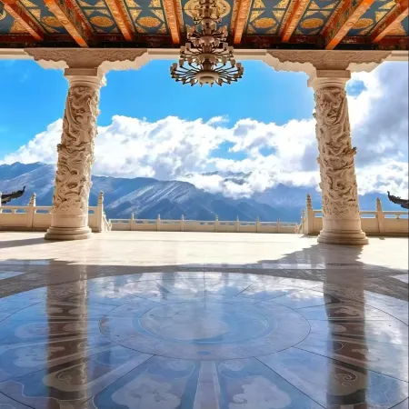 Malcom Miju Xika Hotel