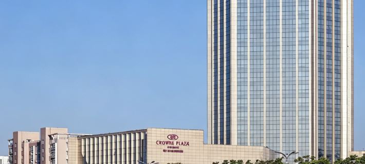 Crowne Plaza ZHENJIANG by IHG Hotel di Zhenjiang