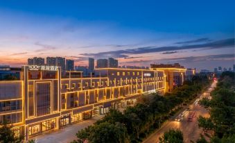 Xian Hotel (Linyi Mall Convention and Exhibition Center Linyi Bus Station Branch)
