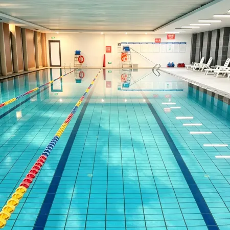 Zhongzhou Leading Hotel