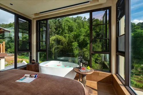 Mangshi Mangli · Pf · Utop Design Guesthouse (Dai Ethnic Ancient Town) - Mountain view