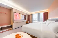 Orange Hotel (Quzhou Sports Center Branch) - parking