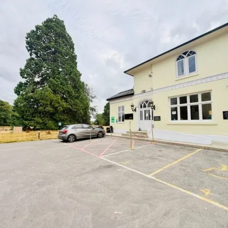 Wrexham Llyndir Hotel by Belvilla