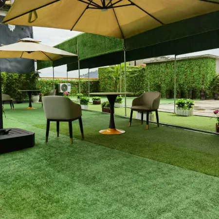 Rongjiang Saint Bailey Smart Hotel (Cun Chao Football Field Riverside Ecological Sports Park)