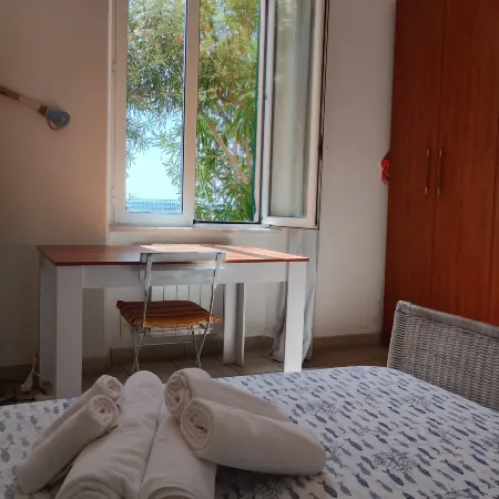 4-Person Seafront Apartment with Garden – Finale Ligure