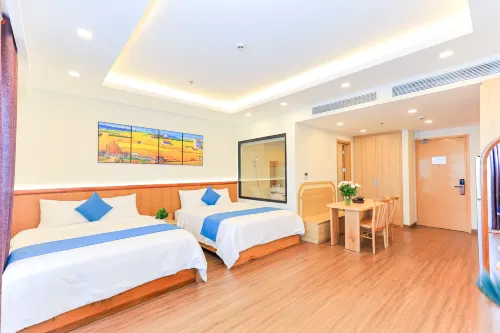FLC Sea Tower Quy Nhon Luxury Apartment - Kolam Renang