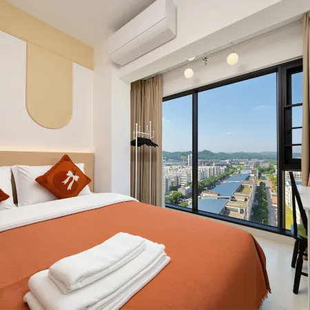 Youguang Projection Apartment (Near Guangxi University of Finance and Economics Xiangsihu Campus)