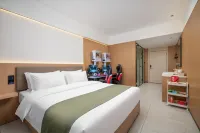 TNT E-Sports Hotel (Qinzhou East Station Nian Nian Feng Plaza) - parking