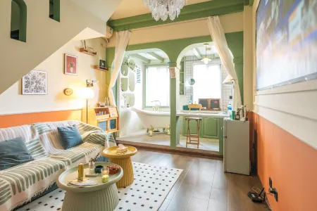 SummerFlats - Summer Art and Design Apartment (Taikoo Li Branch, Chengdu) Отели рядом с достопримечательностью «CH8 Livehouse (Wanmei)»