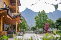 Yangshuo Jinxi Resort Hotel (Yulong River Jiuxian Pier) Hotel in zona Yulong River Park