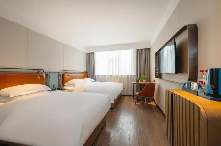 Echarm Hotel (Zhuhai Qinglü Road Riyuebei Grand Theatre)
