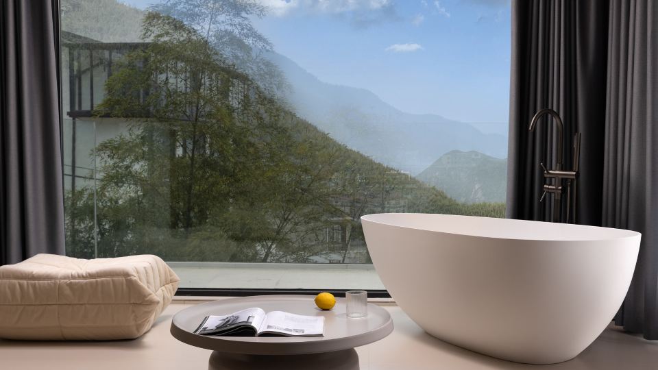 JANE Hot Spring Hotel (Anji Yunshang Grassland Panda Tribe Adventure Park Branch)