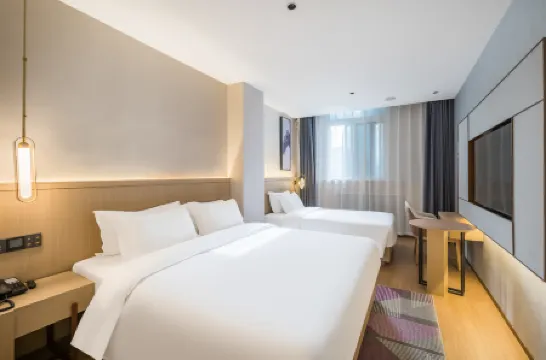 Lavande Hotel (Beijing Zhongguancun South Avenue National Library Subway Station) Отели рядом с достопримечательностью «Qingnongshi Proving Ground Former Site»