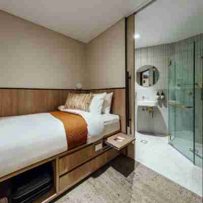 Aerotel Sydney - Inside International Terminal Airport Rooms
