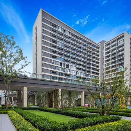 Xichang Hanjin Hotel ( qionghai 17 Degree Wanda Plaza Hotel)