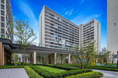 Xichang Hanjin Hotel ( qionghai 17 Degree Wanda Plaza Hotel) Отели рядом с достопримечательностью «Lushan Scenic Area»