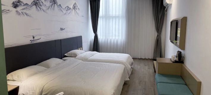 Heng8 Chain Hotel (Government Affairs Center Store of Luxian High speed Railway Station) Отели в г. Лусянь