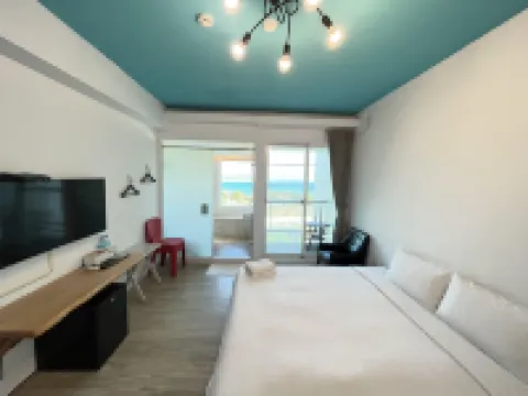 Cest La Vie BB Hotels near Longpan Park