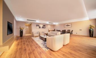 Zhenning Lingyue Grand Hotel