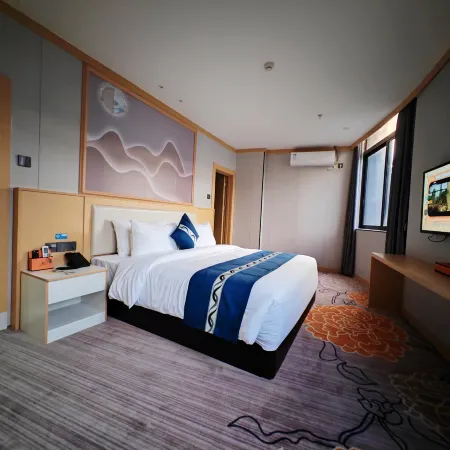 Greentre Carrey Collection Hotel (Pingsha) Отели рядом с достопримечательностью «Жухайский конный корт»