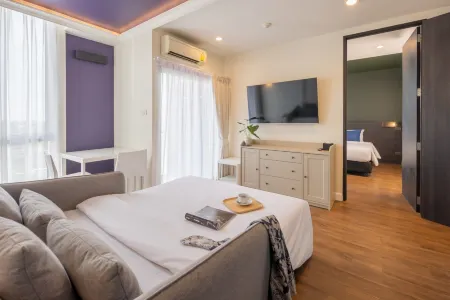 Blue Hippo Hotel Отели рядом с достопримечательностью «Крокодиловая ферма Самутпракан»