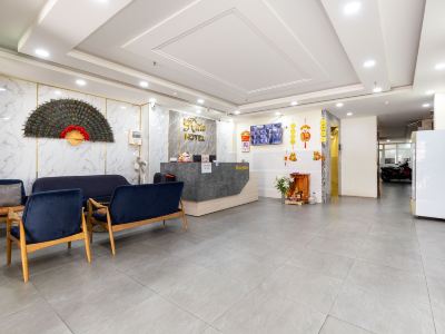 Rita Hotel near Tan Son Nhat Airport