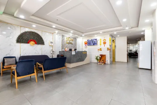 Rita Hotel near Tan Son Nhat Airport