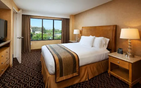 DoubleTree Suites by Hilton Anaheim Resort/Convention Center