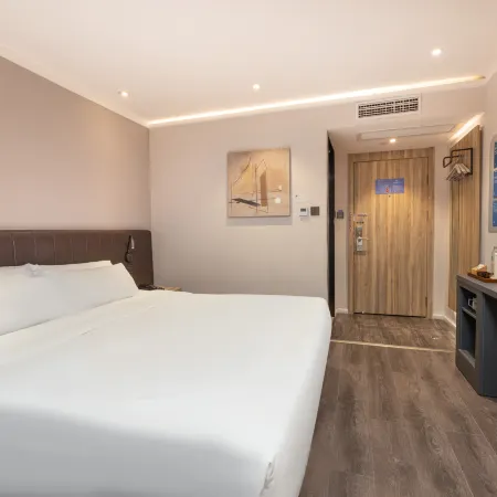 HanTing Premium Hotel (Lianyungang Donghai Shuijingcheng)