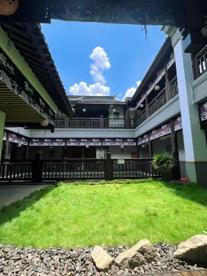 Maitreya Chizhiquan Hot Spring Hotel (Maitreya Honghe Water Township)