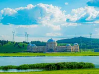 THE GREEN LAKE VACATION HOTEL Hotel di New Barag Left Banner