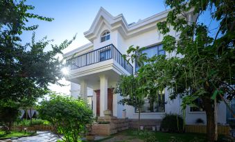 Yining Yishe Yijie Homestay